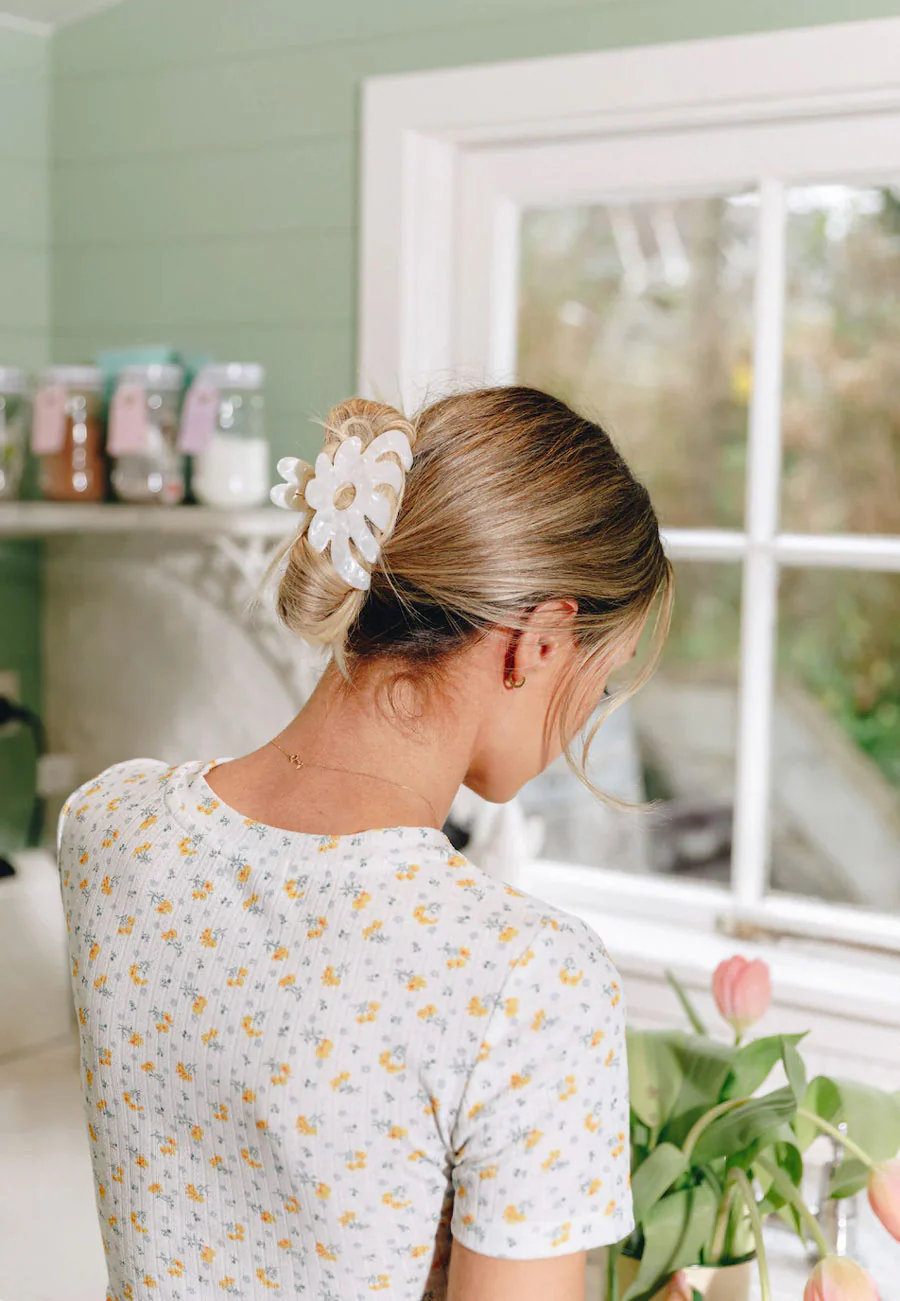Buttermilk Accessories Rebekah Clip Classic Pearl - Image 2