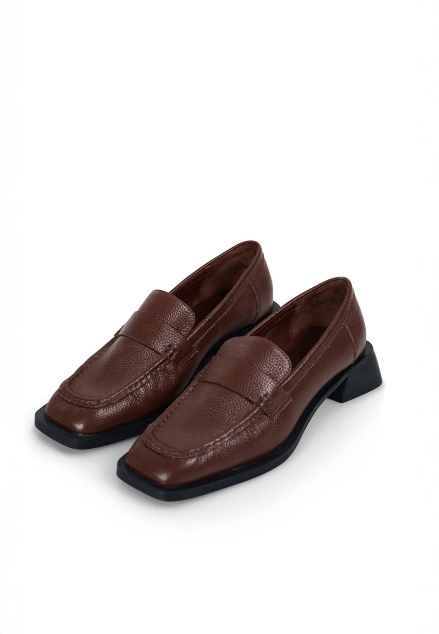 Commonplace Essentials Chelsea Loafer Brown Leather - Image 3