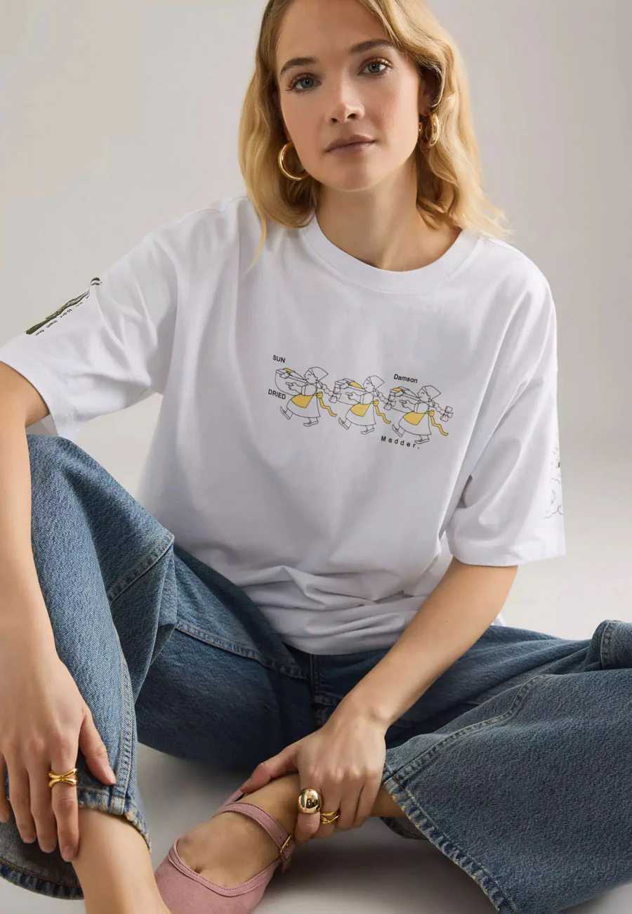Damson Madder Sundried Washing Line Boyfriend Tee White - Image 4