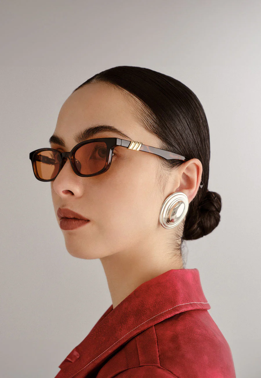 Le Specs Confidential Dark Tort - Image 5