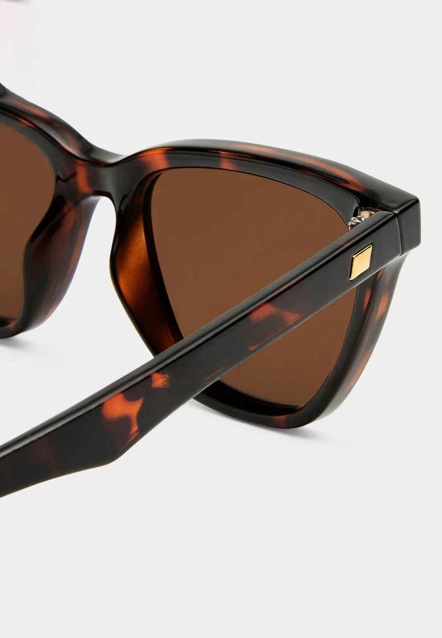 Le Specs Unfaithful Tort - Image 5