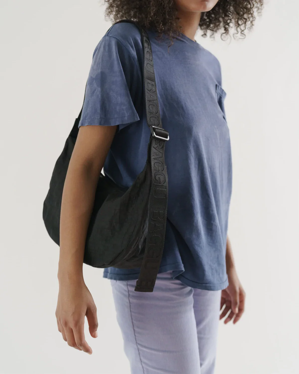 Baggu Medium Nylon Crescent Bag Black - Image 2